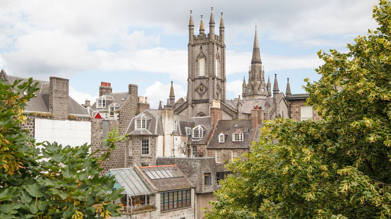 Aberdeen is a port city in northeast Scotland with around 200'000 inhabitants