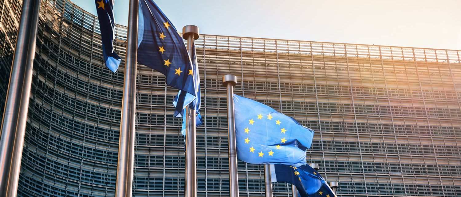 主要央行维持利率不变— 了解为何黄金在2026年仍是首选对冲工具